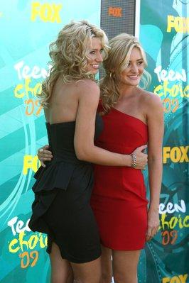 Aly___AJ_Michalka_28104129.jpg