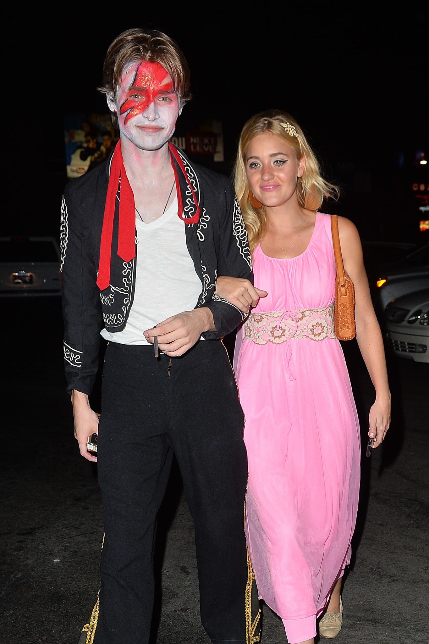aly-michalka-and-aj-michalka-go-to-a-halloween-par28229.jpg